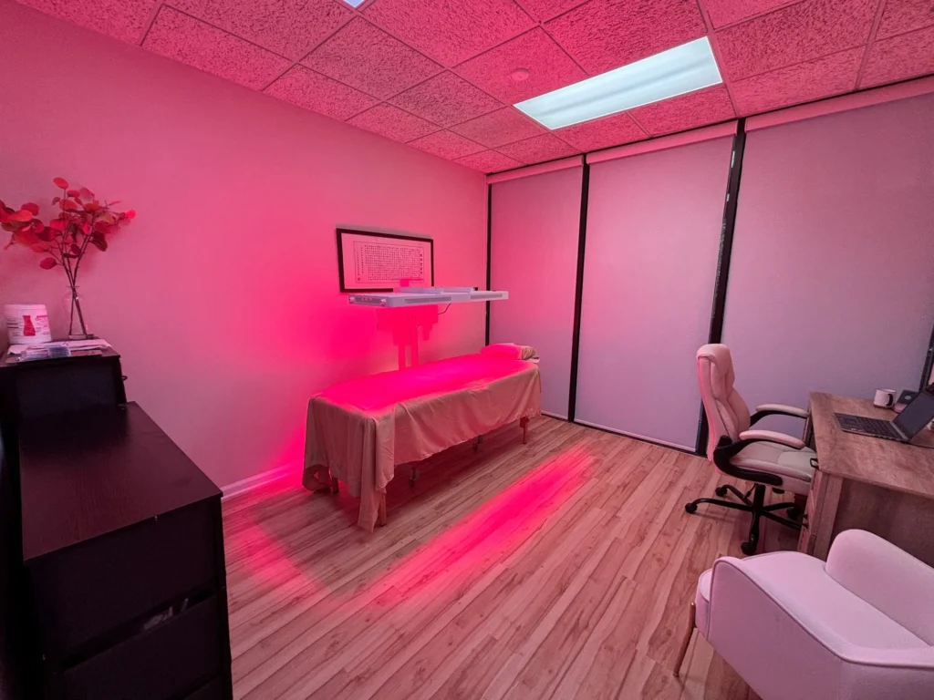 Redlight acupuncture therapy room